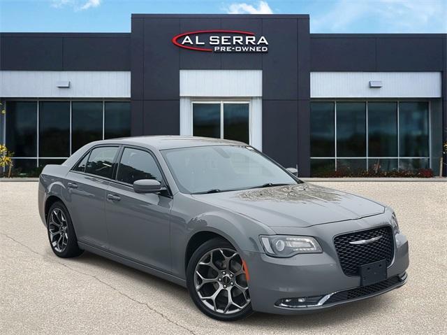 2018 Chrysler 300 Vehicle Photo in GRAND BLANC, MI 48439-8139