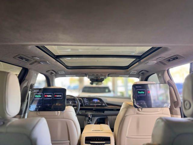 2024 Cadillac Escalade Vehicle Photo in DELRAY BEACH, FL 33483-3294