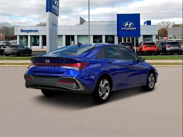 2025 Hyundai ELANTRA Vehicle Photo in Green Bay, WI 54304