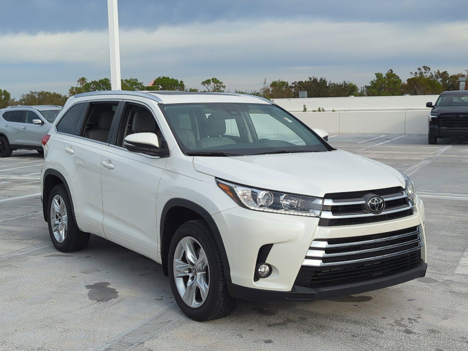 2018 Toyota Highlander Vehicle Photo in Ft. Myers, FL 33907