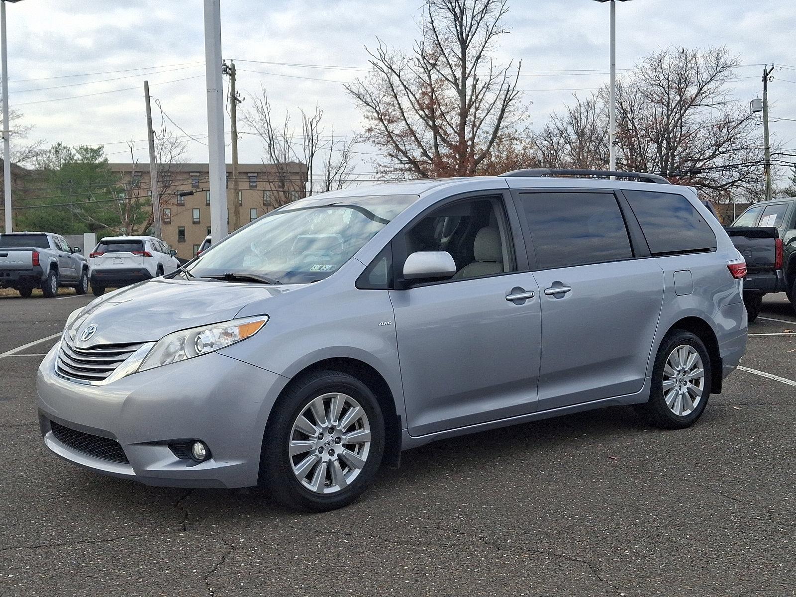 2017 Toyota Sienna Vehicle Photo in Trevose, PA 19053