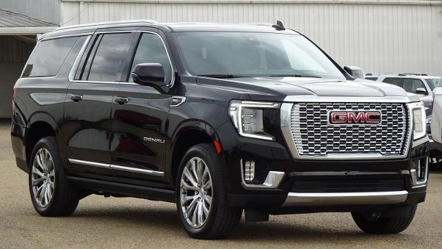 Used 2022 GMC Yukon XL Denali with VIN 1GKS2JKL5NR274754 for sale in Tupelo, MS