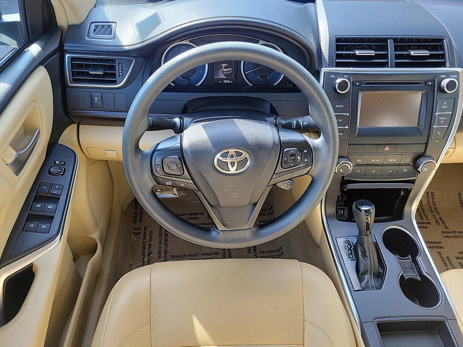 2016 Toyota Camry Vehicle Photo in Saint Charles, IL 60174