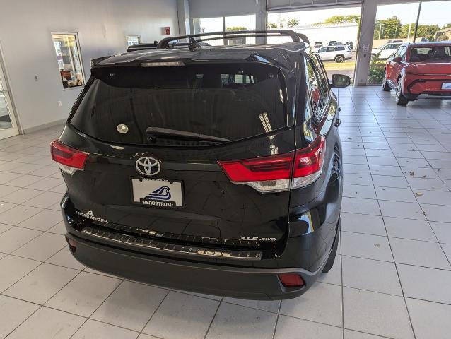 2018 Toyota Highlander Vehicle Photo in Oshkosh, WI 54901