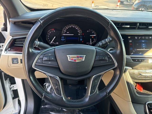 2017 Cadillac XT5 Vehicle Photo in MEDINA, OH 44256-9631