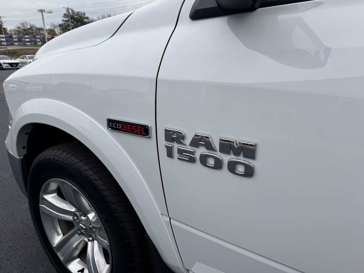 2016 Ram 1500 Vehicle Photo in BOONVILLE, IN 47601-9633