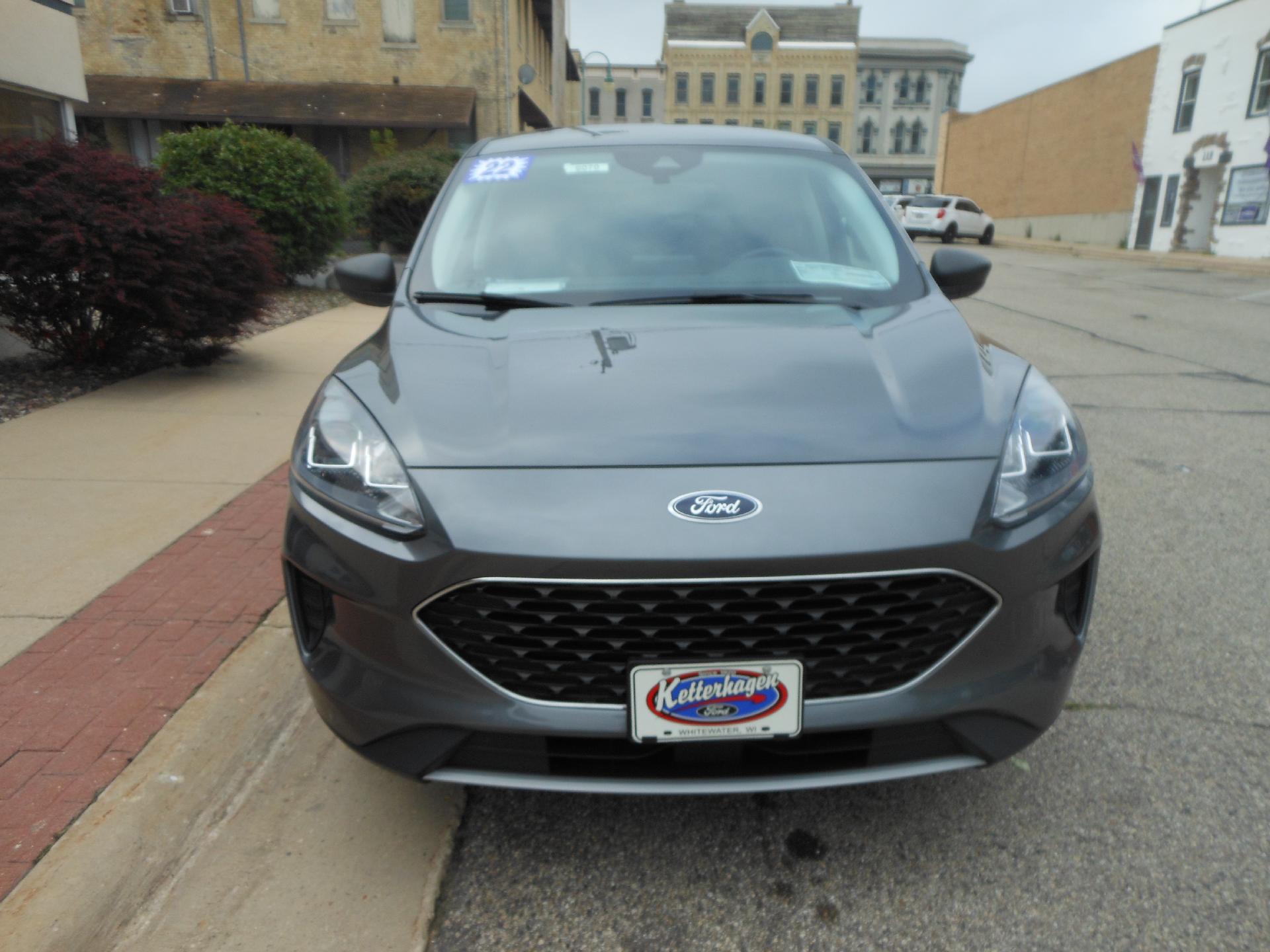 Used 2022 Ford Escape SE with VIN 1FMCU9G63NUA59068 for sale in Whitewater, WI