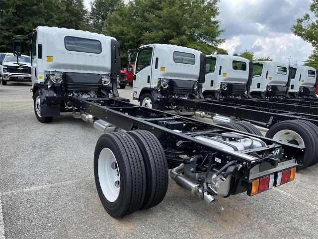 2025 Chevrolet Low Cab Forward 5500 XG Vehicle Photo in ALCOA, TN 37701-3235