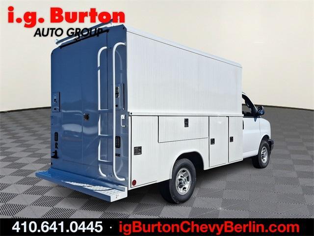 2024 Chevrolet Express Cutaway 3500 Vehicle Photo in BERLIN, MD 21811-1121