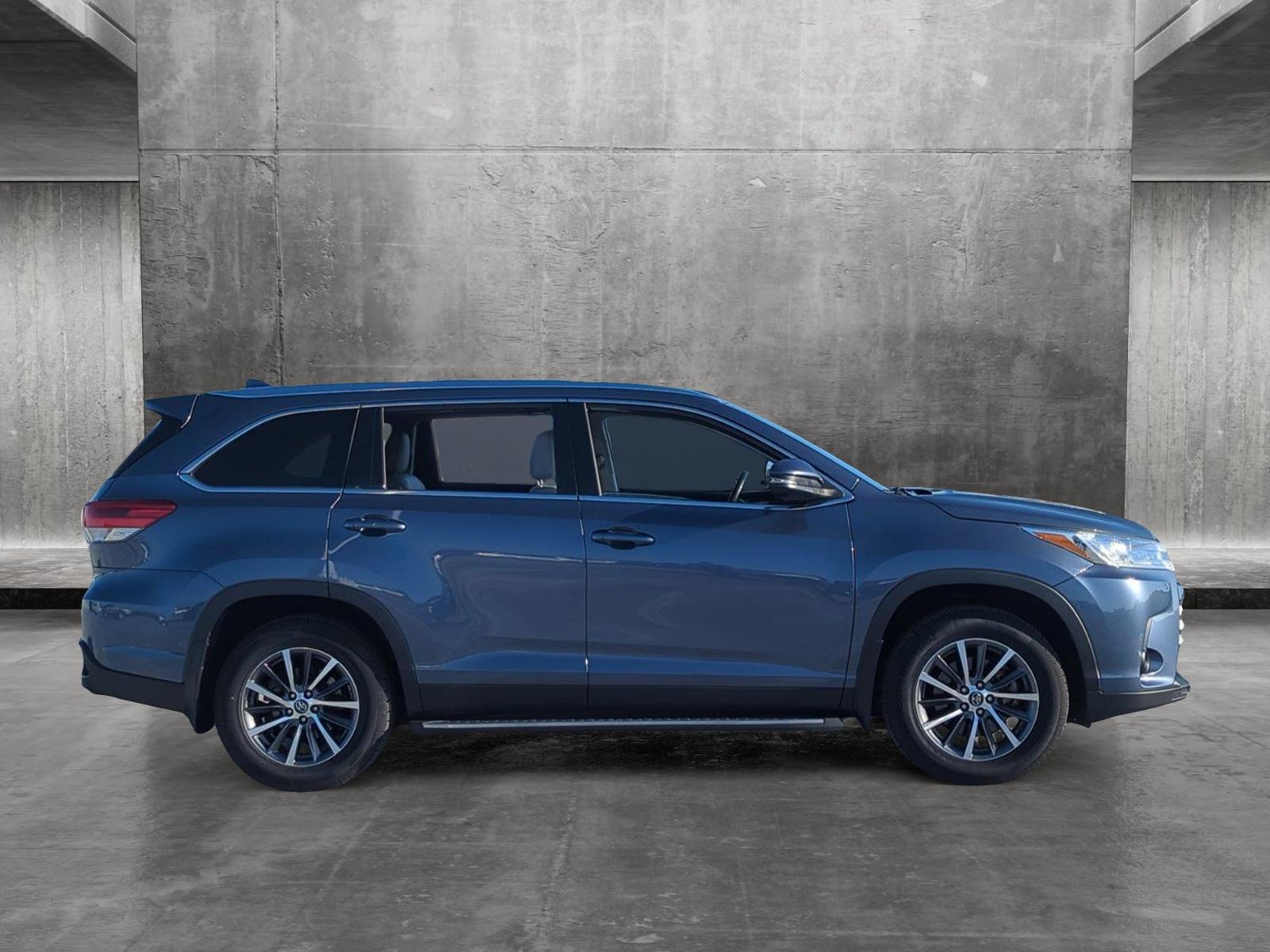 2019 Toyota Highlander Vehicle Photo in Ft. Myers, FL 33907