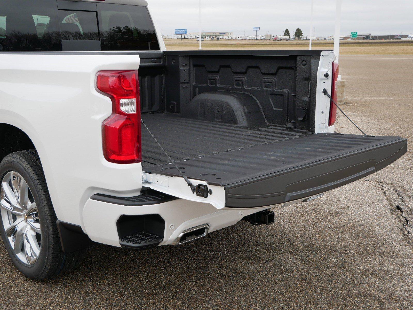 2024 Chevrolet Silverado 1500 Vehicle Photo in OWATONNA, MN 55060-4060