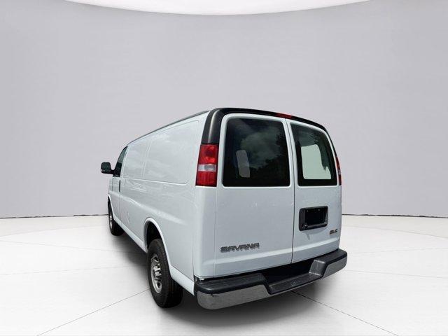 2021 GMC Savana Cargo Van Vehicle Photo in LEOMINSTER, MA 01453-2952