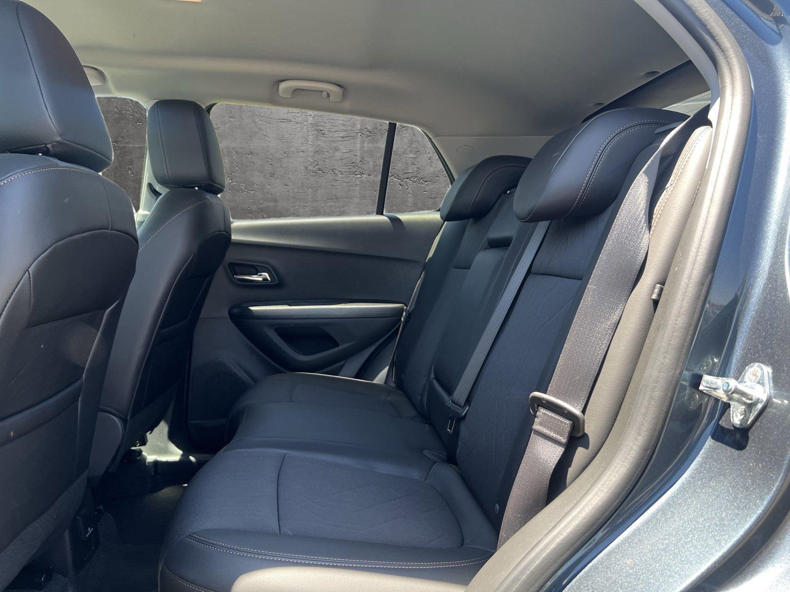 2022 Chevrolet Trax Vehicle Photo in VALENCIA, CA 91355-1705