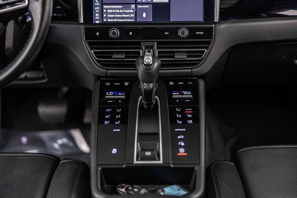 2022 Porsche Macan Vehicle Photo in Saint Charles, IL 60174