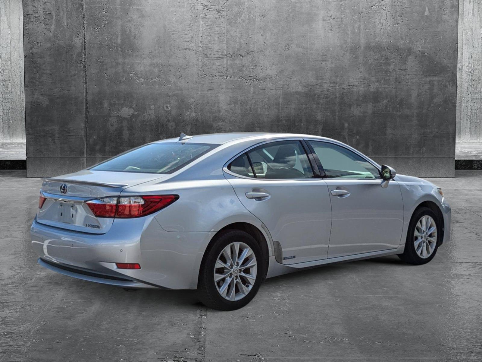 2014 Lexus ES 300h Vehicle Photo in Clearwater, FL 33761