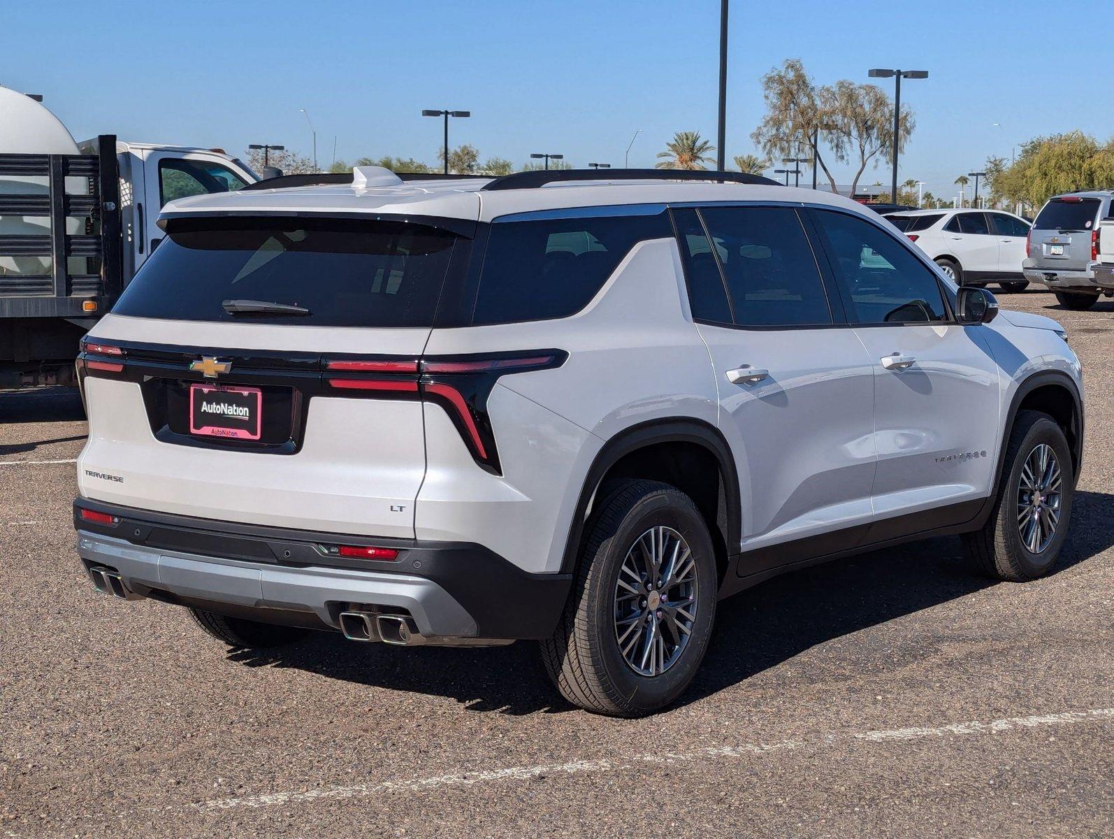 2024 Chevrolet Traverse Vehicle Photo in PEORIA, AZ 85382-3715