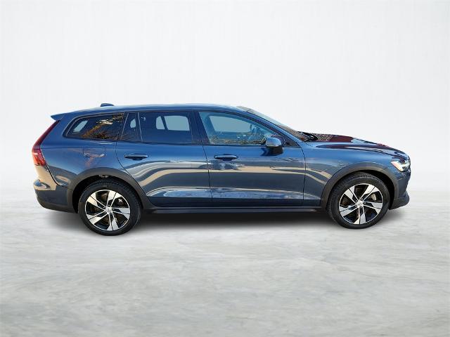 2022 Volvo V60 Cross Country Vehicle Photo in Houston, TX 77007