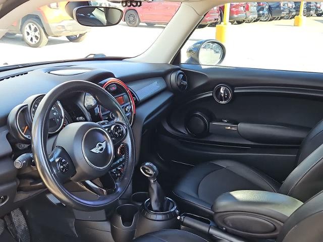 2015 MINI Cooper Hardtop Vehicle Photo in SAN ANGELO, TX 76903-5798