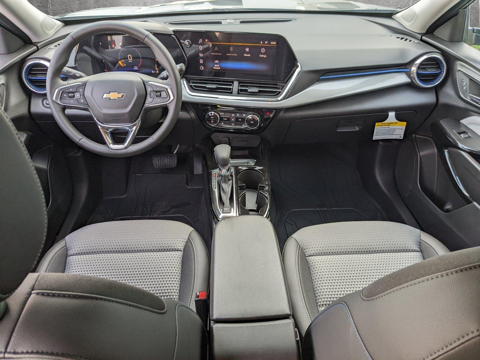 2025 Chevrolet Trax Vehicle Photo in VALENCIA, CA 91355-1705