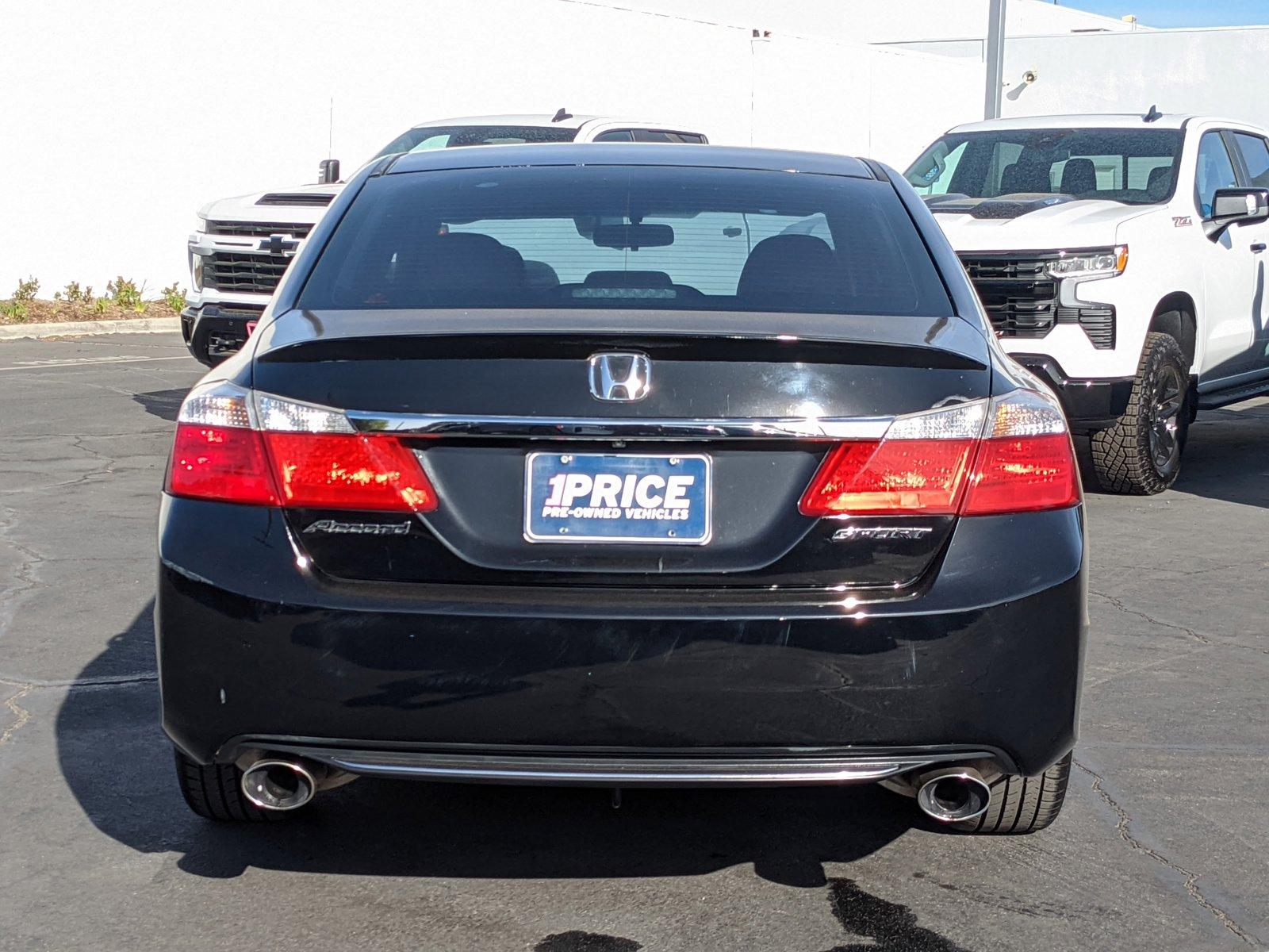 2015 Honda Accord Sedan Vehicle Photo in VALENCIA, CA 91355-1705