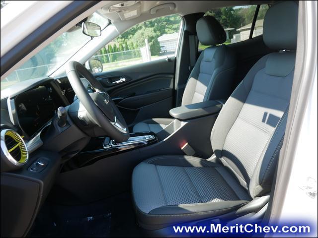 2024 Chevrolet Trax Vehicle Photo in MAPLEWOOD, MN 55119-4794