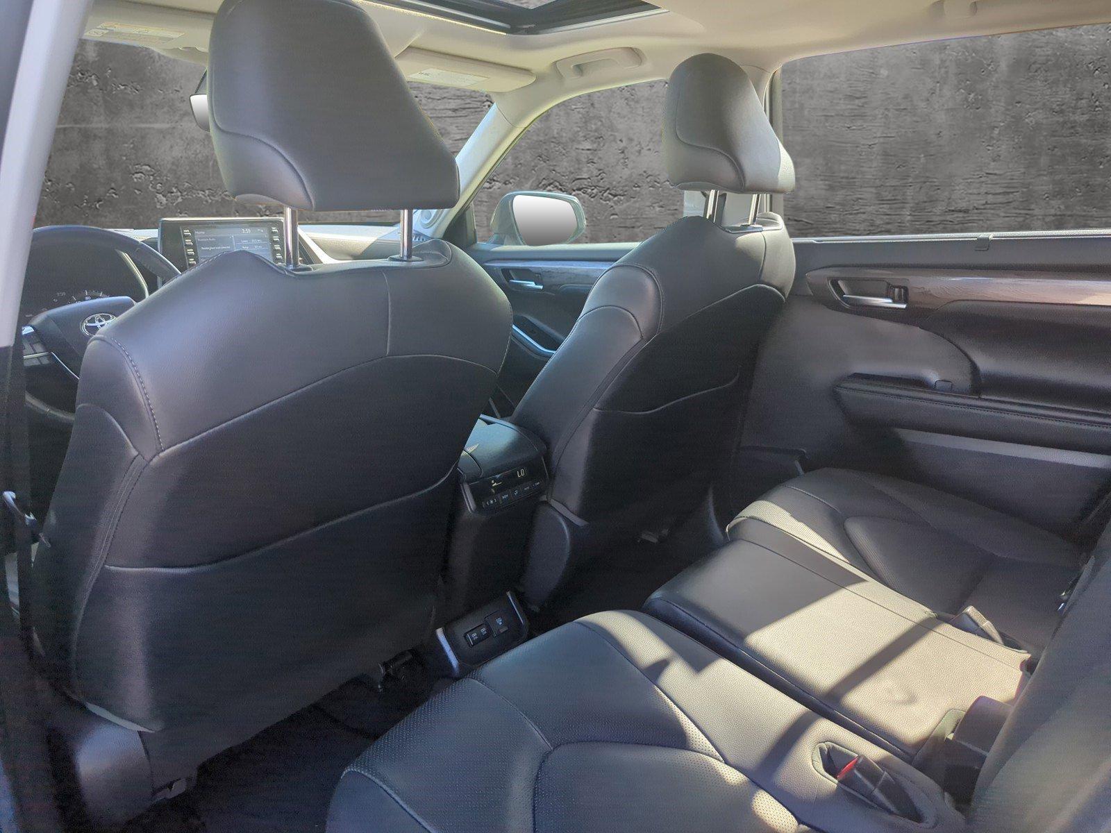 2020 Toyota Highlander Vehicle Photo in Margate, FL 33063