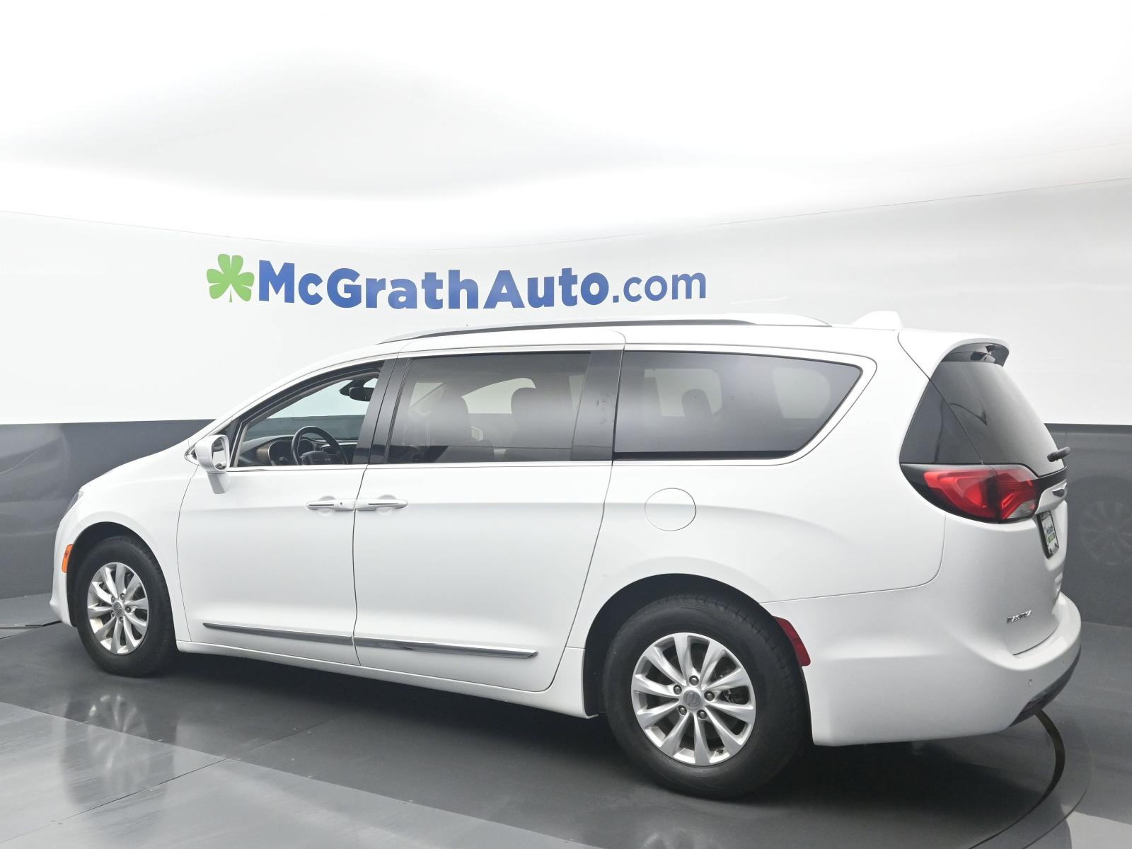 2018 Chrysler Pacifica Vehicle Photo in Cedar Rapids, IA 52402