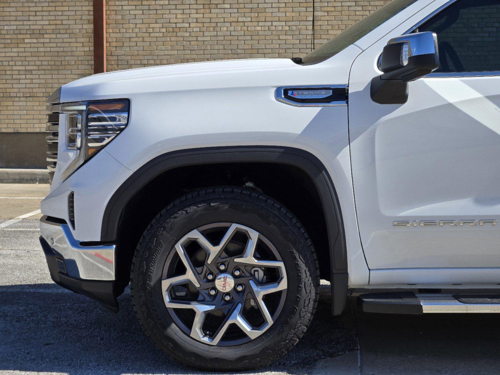 2024 GMC Sierra 1500 Vehicle Photo in DALLAS, TX 75209-3016