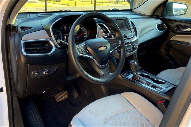 2021 Chevrolet Equinox Vehicle Photo in TOPEKA, KS 66609-0000