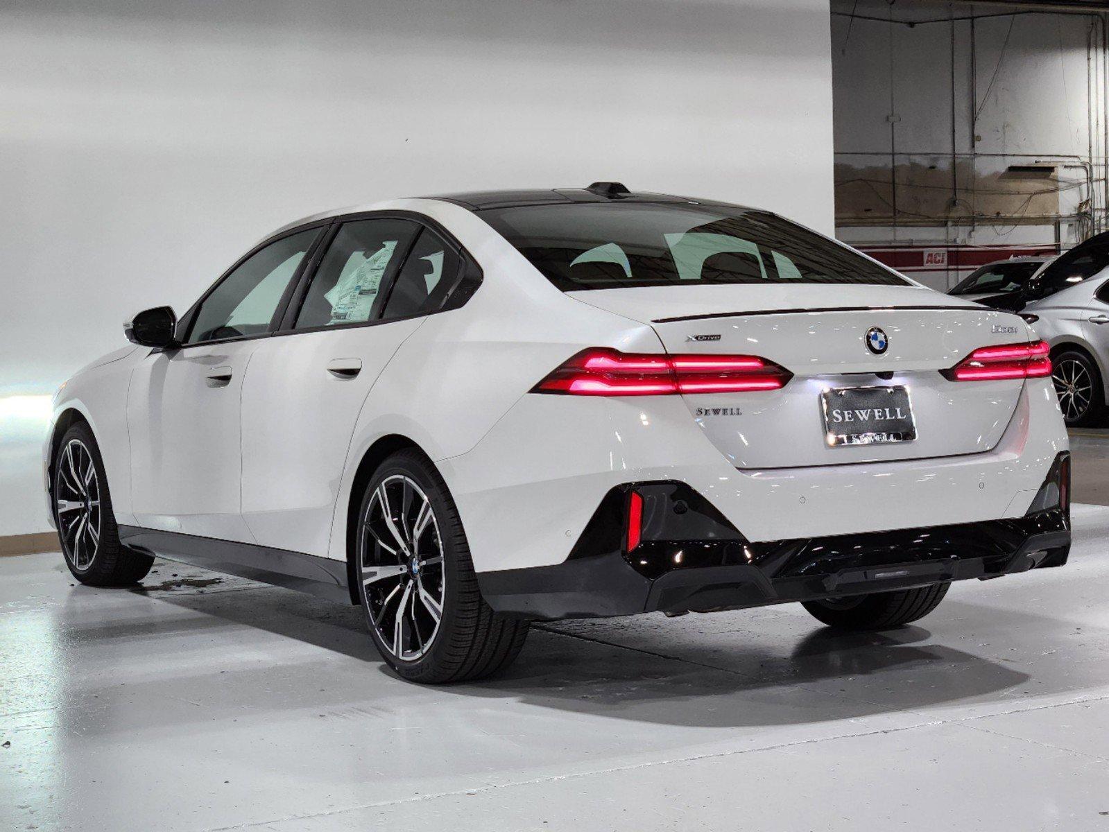 2024 BMW 530i xDrive Vehicle Photo in GRAPEVINE, TX 76051