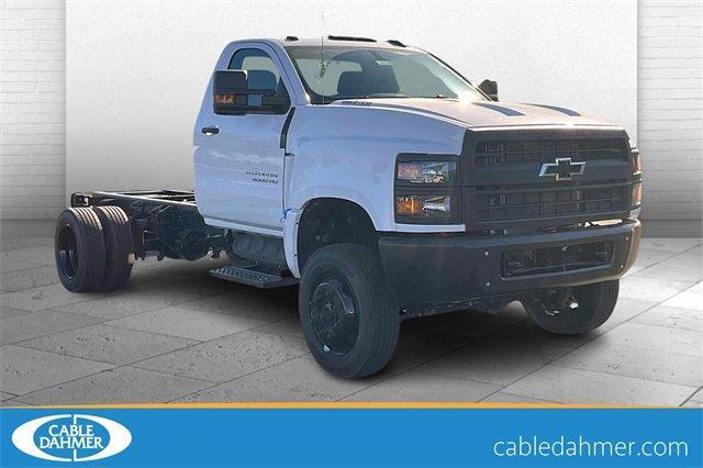 2024 Chevrolet Silverado Chassis Cab Vehicle Photo in INDEPENDENCE, MO 64055-1314