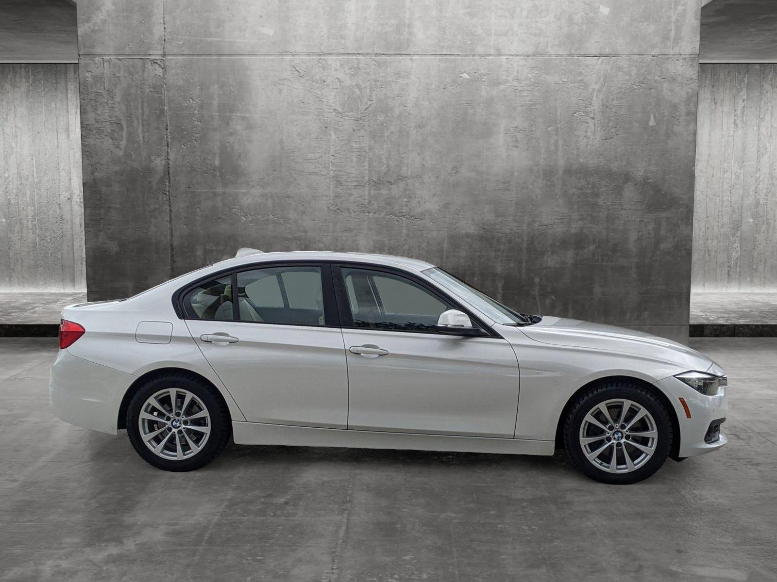 2017 BMW 320i Vehicle Photo in PEMBROKE PINES, FL 33024-6534