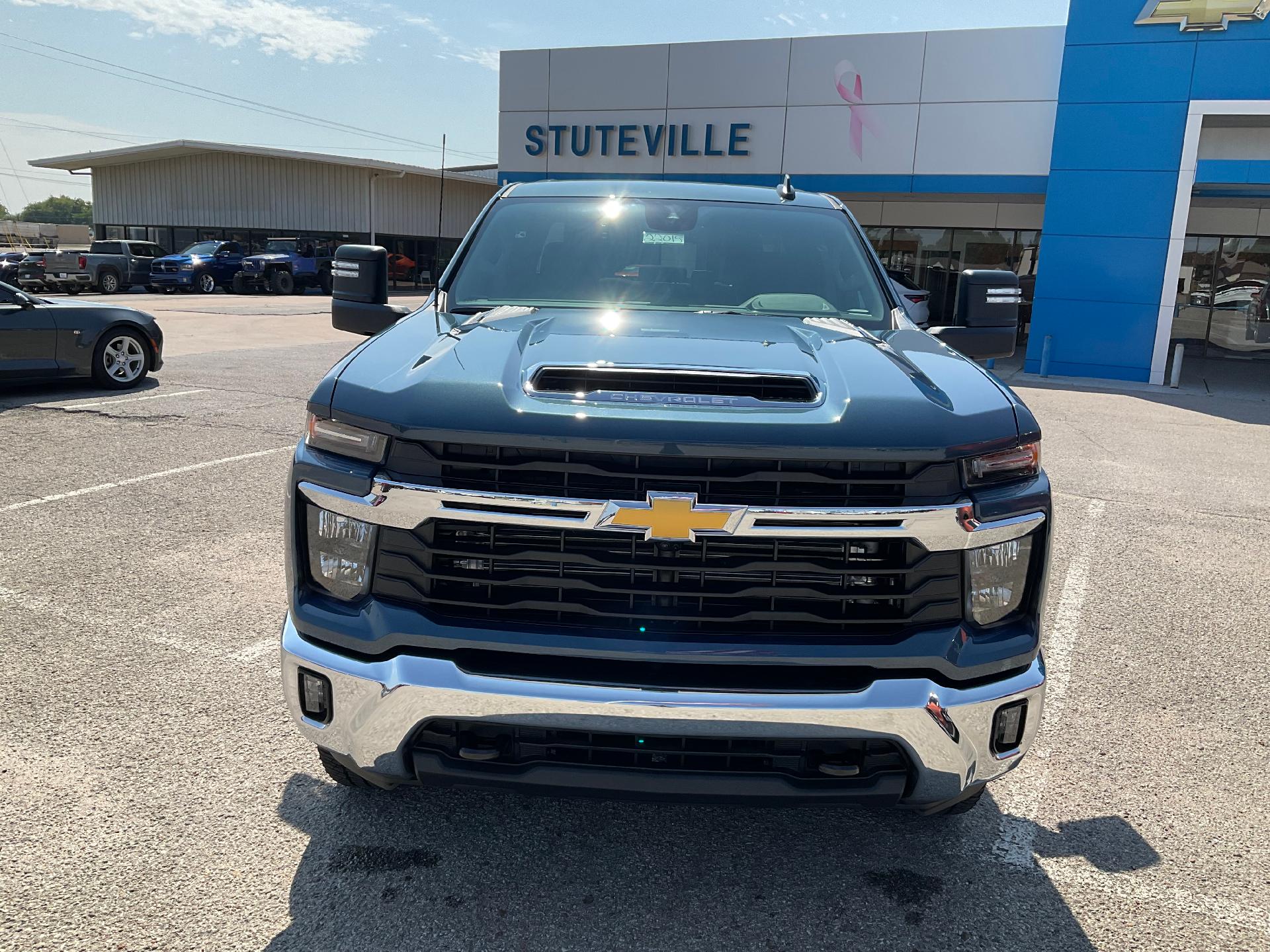 2024 Chevrolet Silverado 2500 HD Vehicle Photo in PONCA CITY, OK 74601-1036