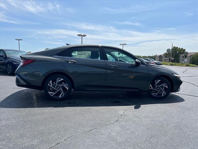 2024 Hyundai ELANTRA Vehicle Photo in O'Fallon, IL 62269