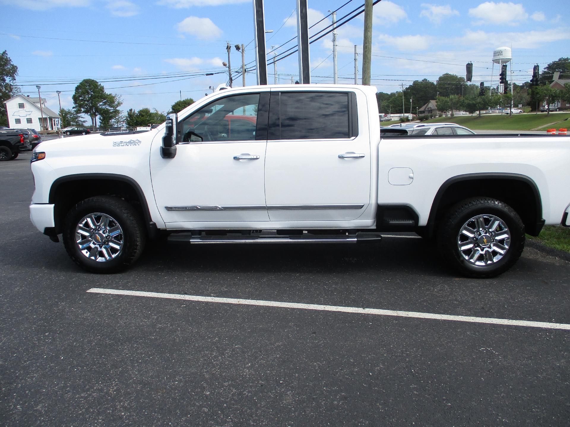 Used 2024 Chevrolet Silverado 2500HD High Country with VIN 2GC4YREY8R1151151 for sale in Arab, AL