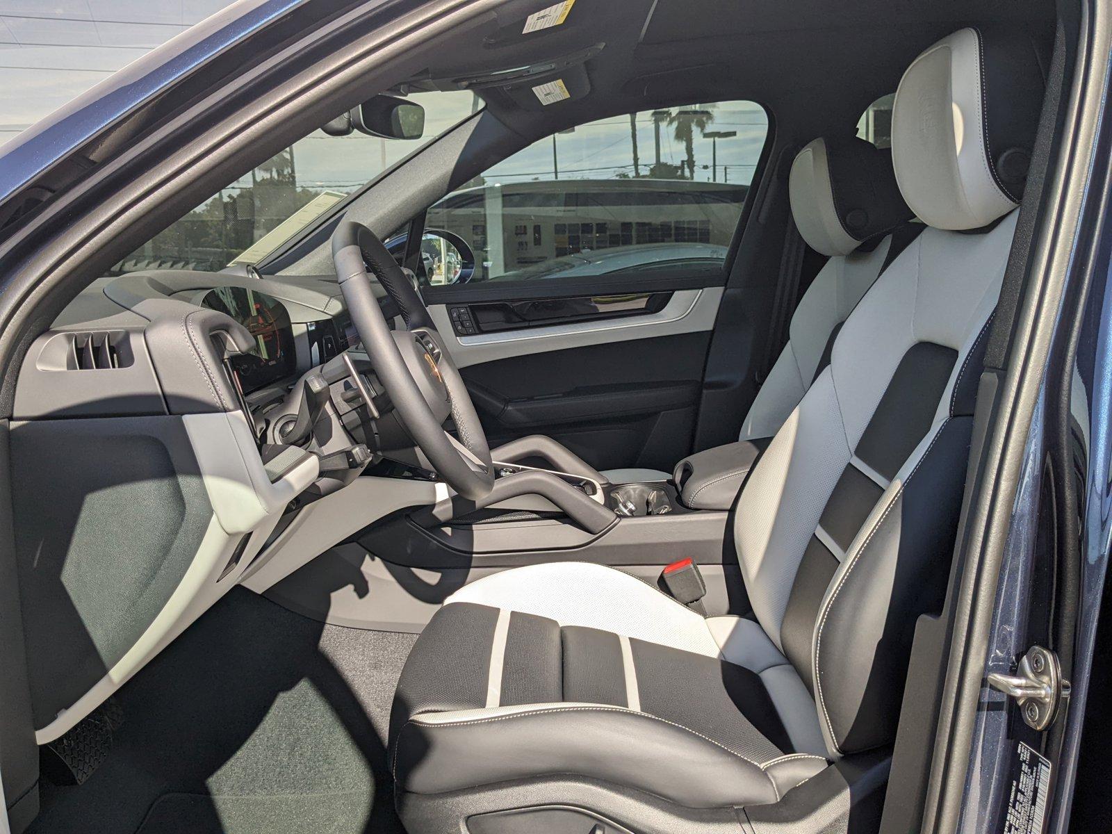 2024 Porsche Cayenne Vehicle Photo in Maitland, FL 32751