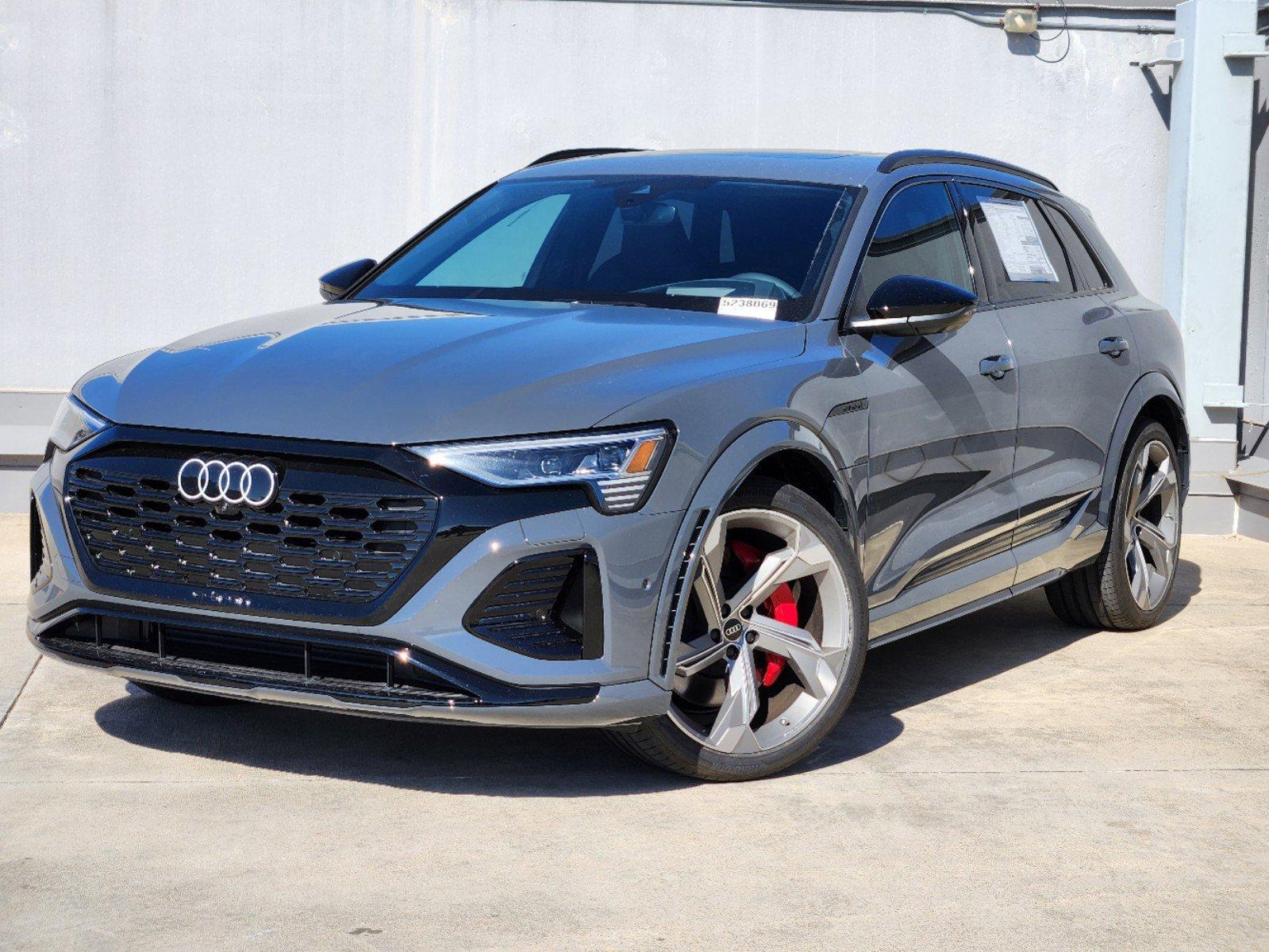 2024 Audi SQ8 e-tron Vehicle Photo in SUGAR LAND, TX 77478