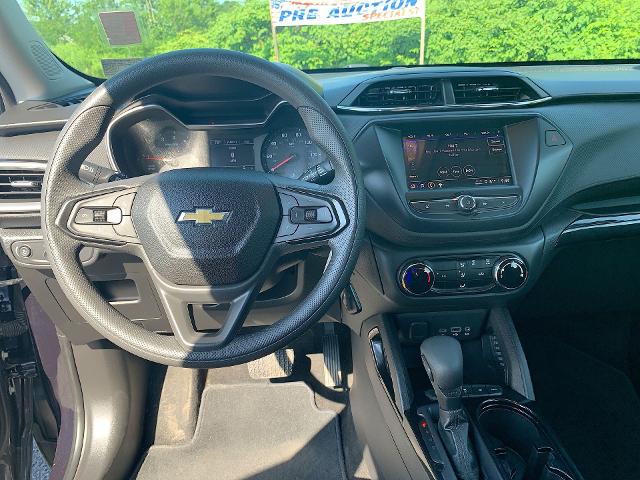 2021 Chevrolet Trailblazer Vehicle Photo in MOON TOWNSHIP, PA 15108-2571