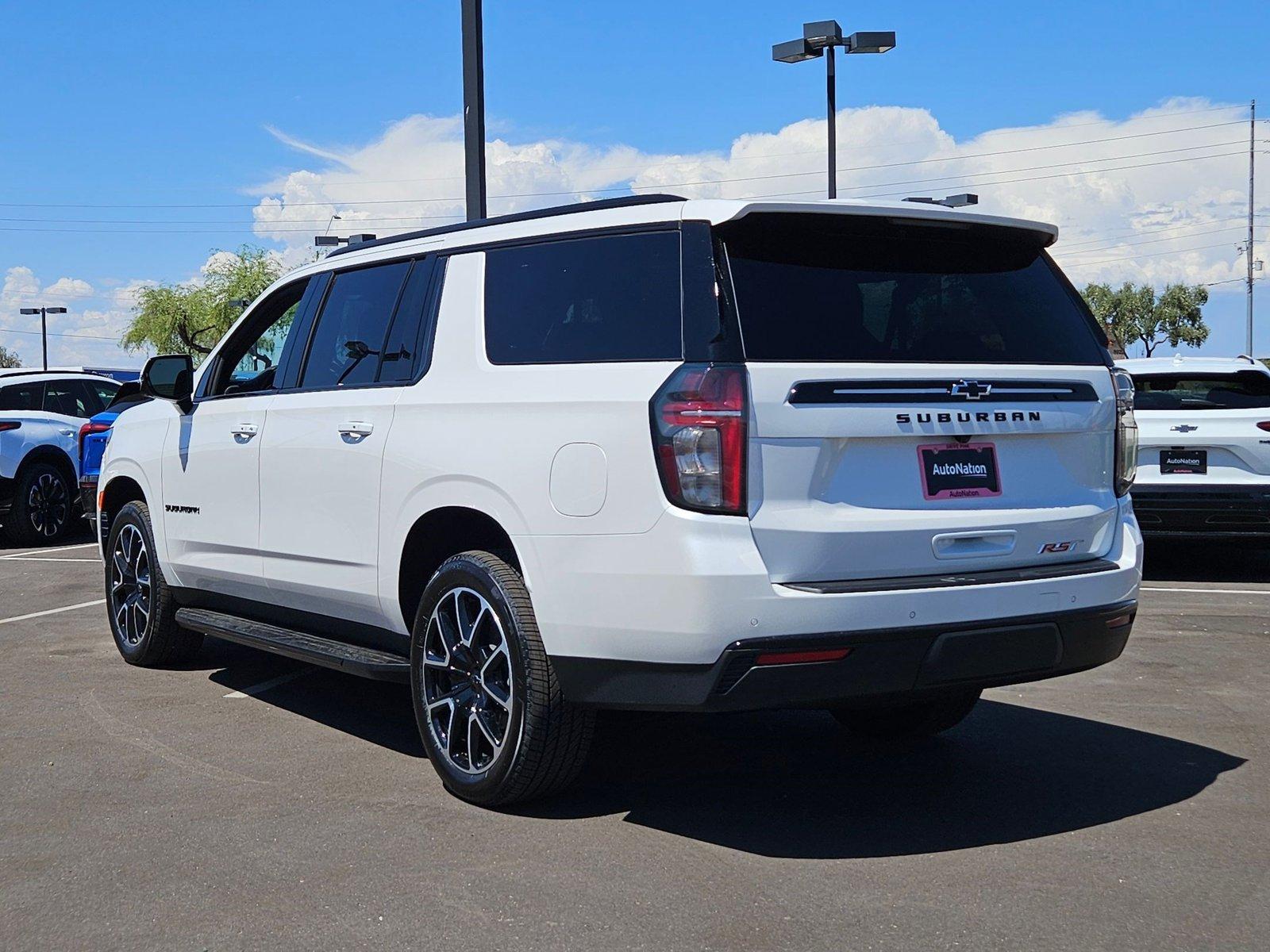 2024 Chevrolet Suburban Vehicle Photo in PEORIA, AZ 85382-3715