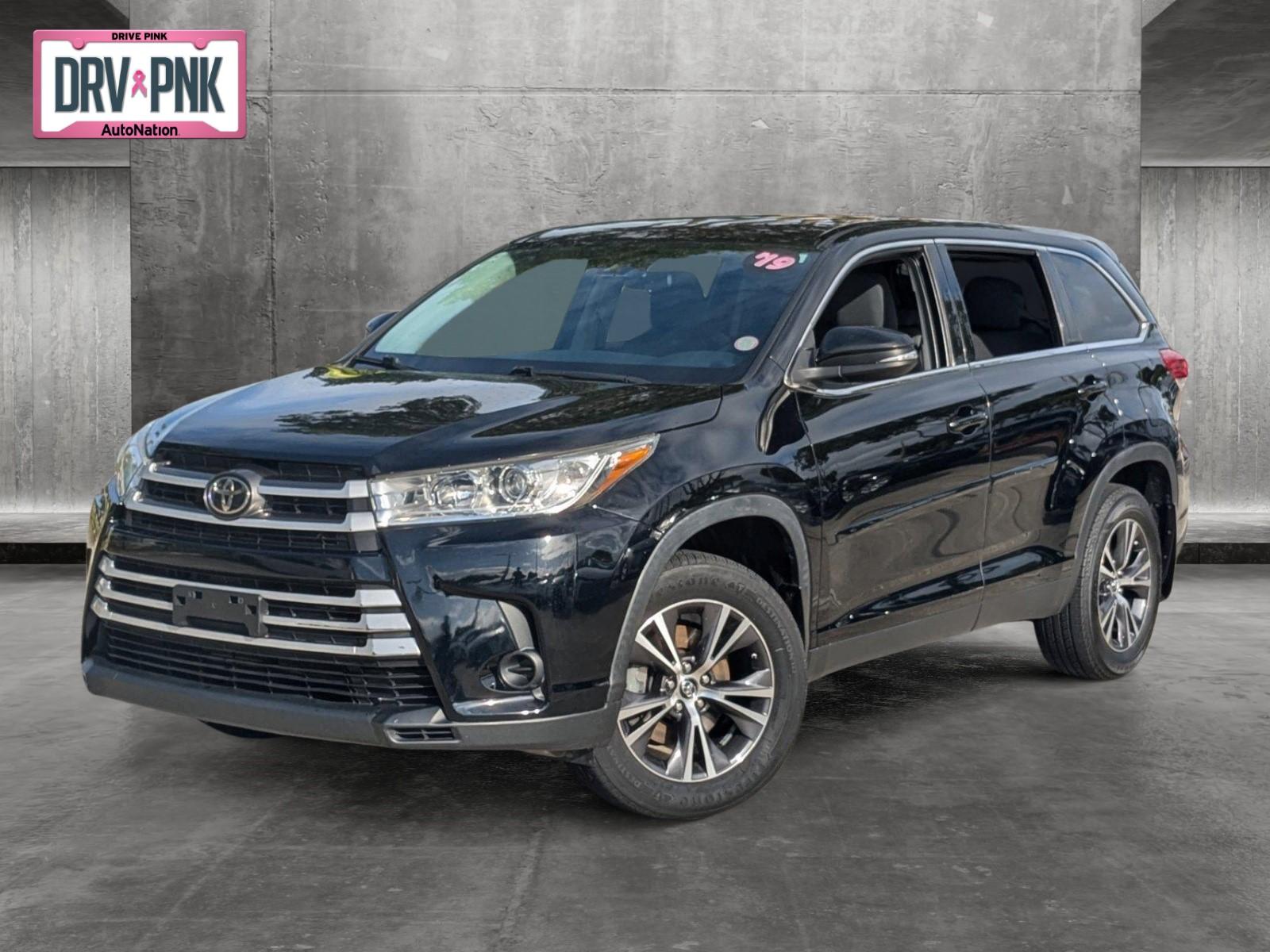 2019 Toyota Highlander Vehicle Photo in Davie, FL 33331