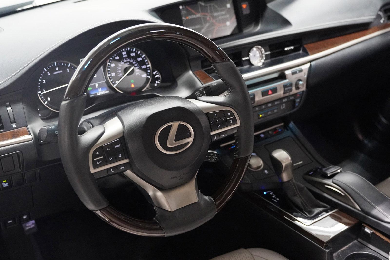 2017 Lexus ES 350 Vehicle Photo in GRAPEVINE, TX 76051