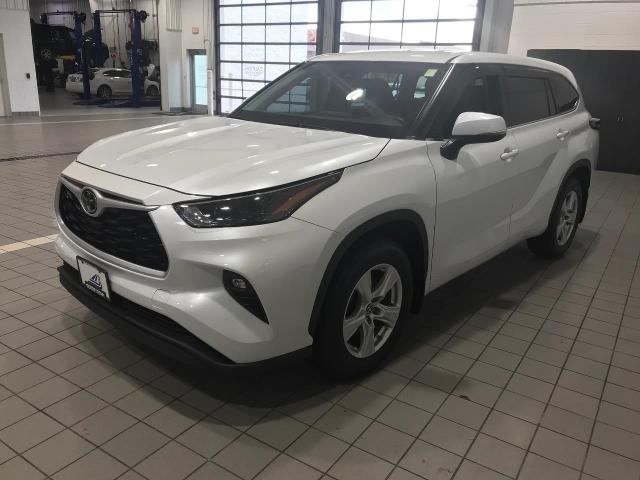 2022 Toyota Highlander Vehicle Photo in GREEN BAY, WI 54303-3330