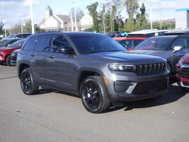 2024 Jeep Grand Cherokee Vehicle Photo in JASPER, GA 30143-8655