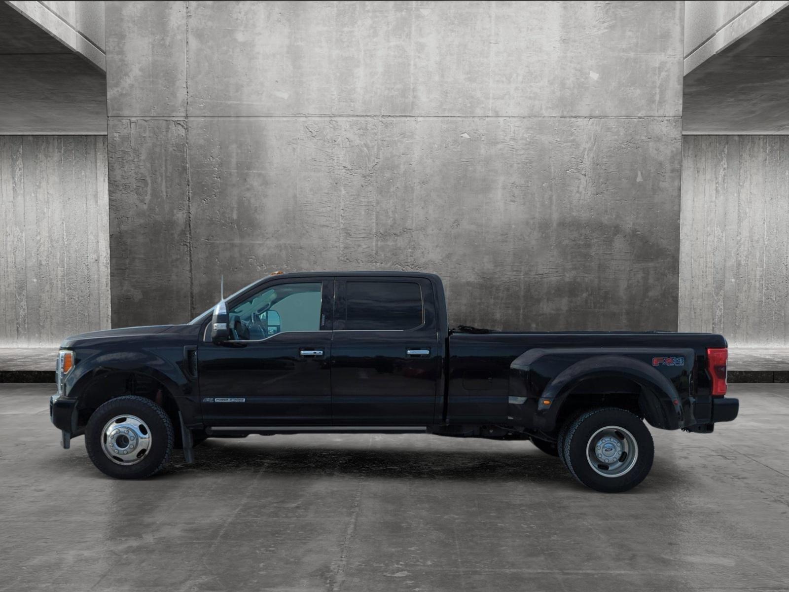 2017 Ford Super Duty F-350 DRW Vehicle Photo in Ft. Myers, FL 33907