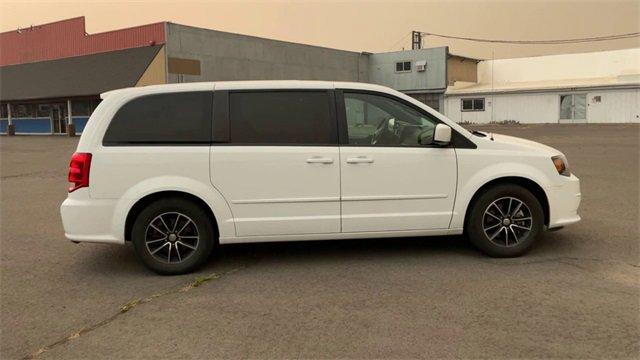 2016 Dodge Grand Caravan Vehicle Photo in BEND, OR 97701-5133