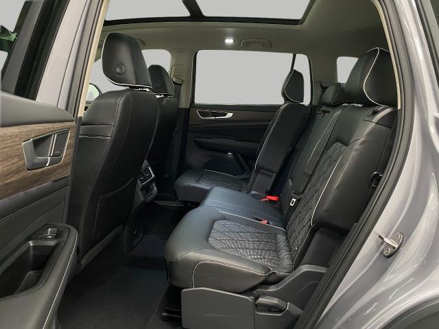 2024 Volkswagen Atlas Vehicle Photo in Appleton, WI 54913