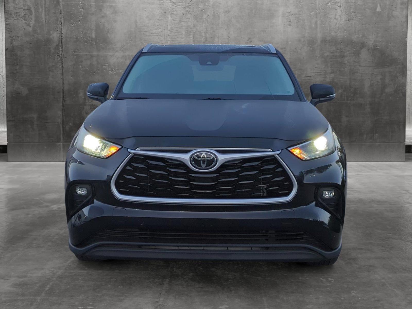 2022 Toyota Highlander Vehicle Photo in Ft. Myers, FL 33907