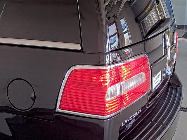 2011 Lincoln Navigator Vehicle Photo in WENTZVILLE, MO 63385-1017