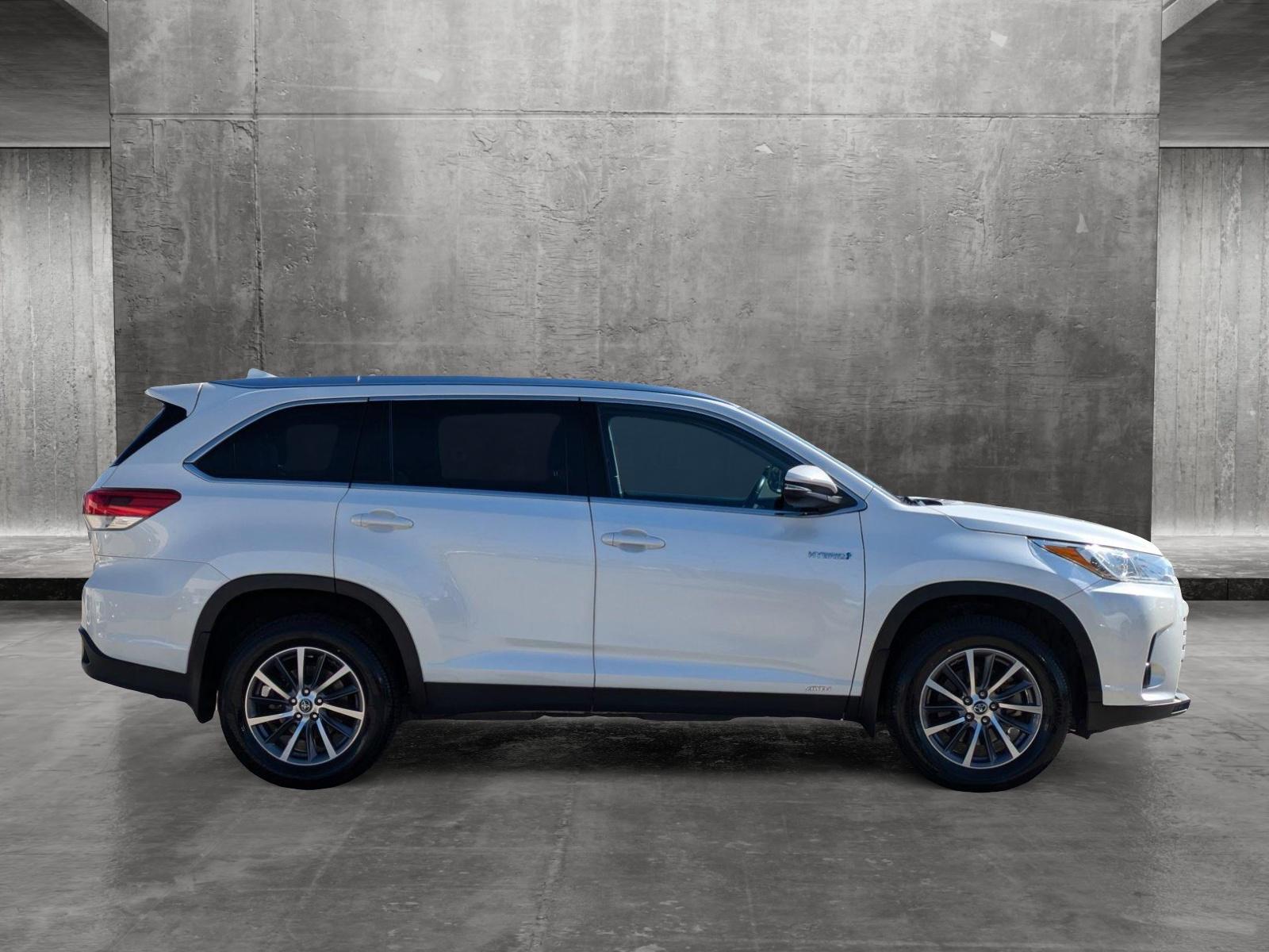 2019 Toyota Highlander Vehicle Photo in Tustin, CA 92782