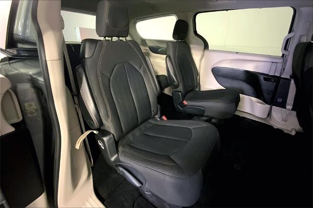 2019 Chrysler Pacifica Vehicle Photo in Lees Summit, MO 64086